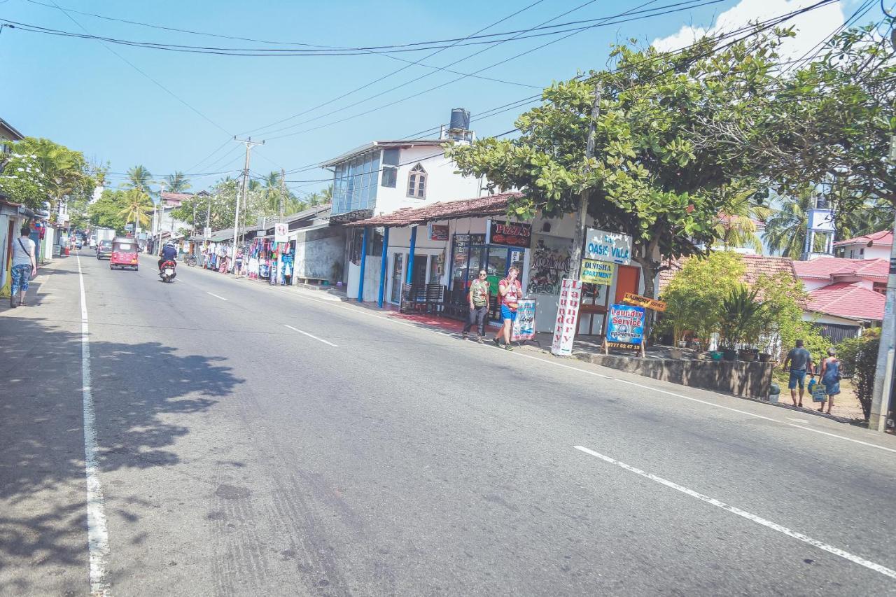 Hikka Surf Hostel Hikkaduwa Bagian luar foto